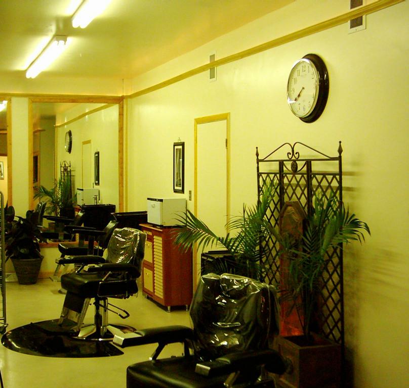 Hair 2 There Glassboro NJ 08028 8568633600 Barbers